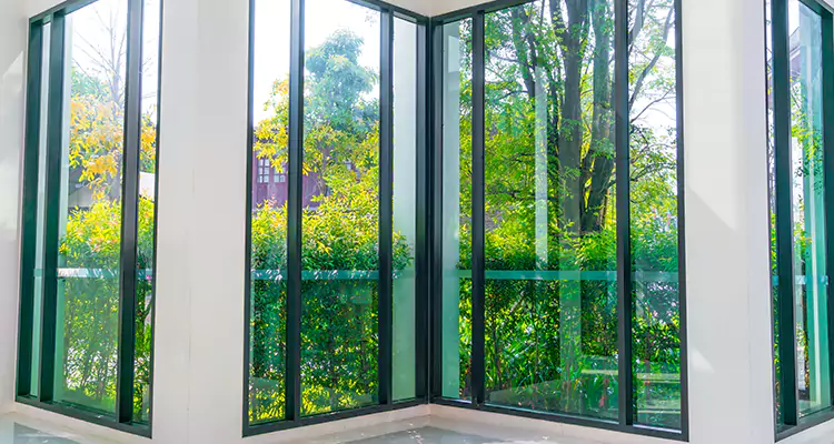 Emergency Balcony Door Glass Repair in Lutz, FL